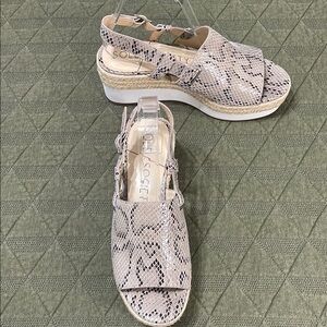 Sole Society Cream Snakeskin Wedge Sandals , size 9